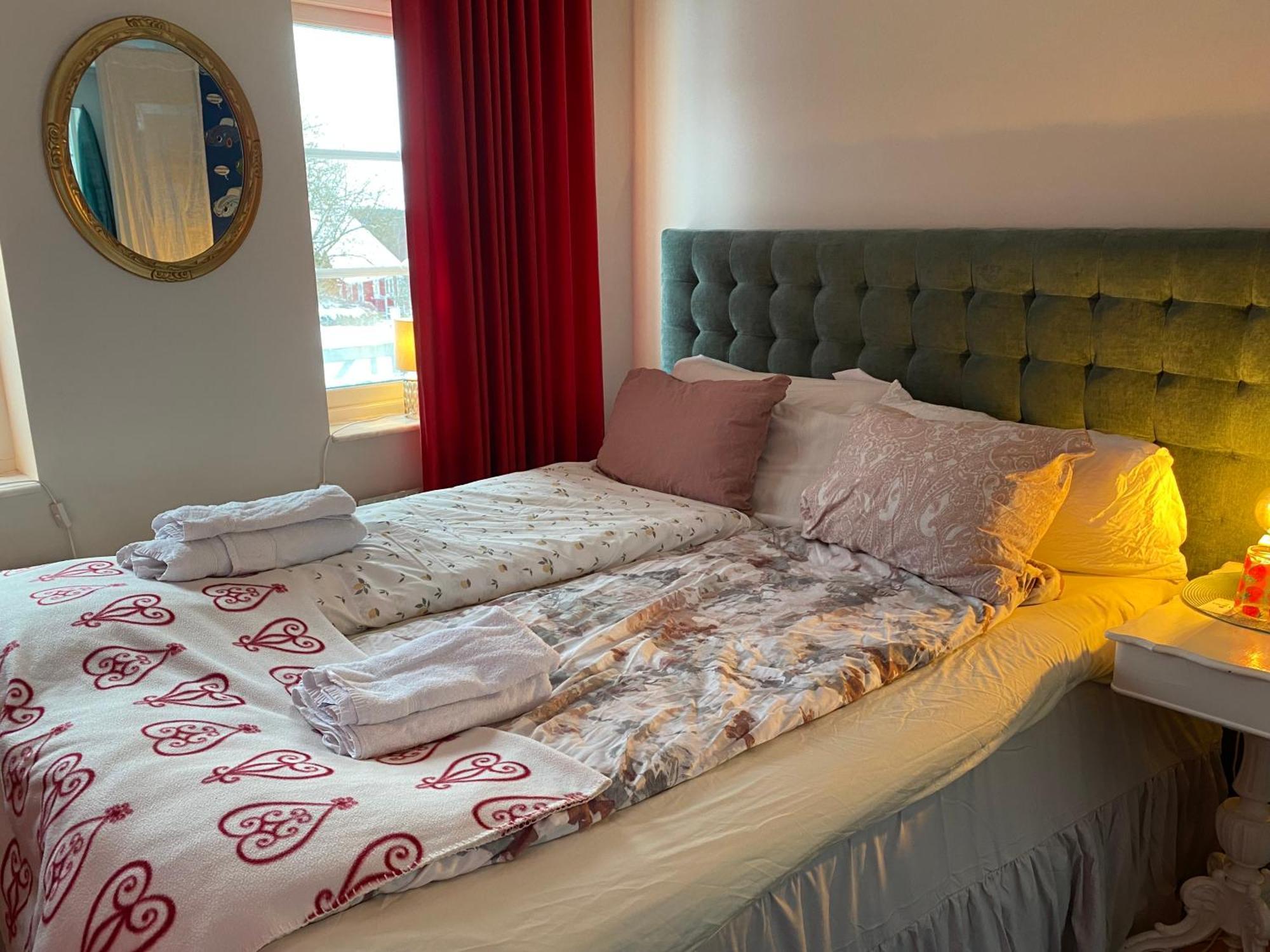 Hotel In Svalsaeter, Kallfors, Jaerna, Stockholm, 5 Min To Golf & 15 Min To Ytterjaerna Concerts 外观 照片